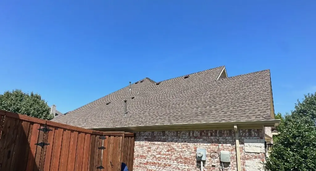 Completed roof replacement project in Washington